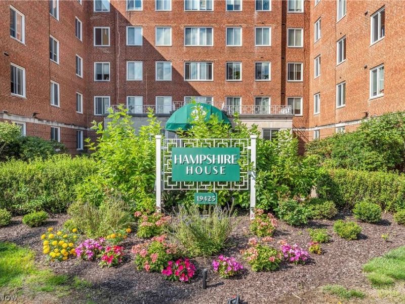 19425 Van Aken Boulevard, Unit 207, Shaker Heights, OH 44122 Photo 2