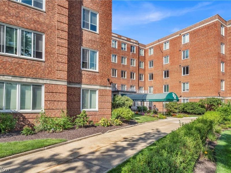 19425 Van Aken Boulevard, Unit 207, Shaker Heights, OH 44122 Photo 3