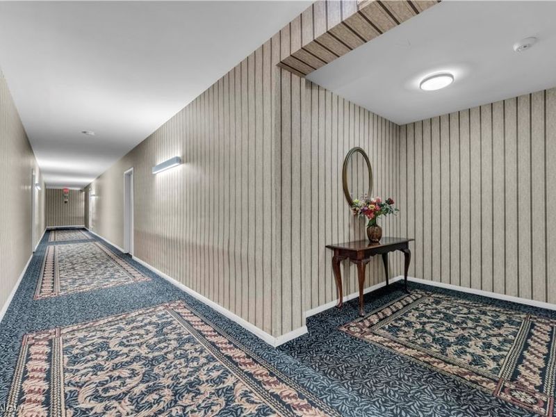 19425 Van Aken Boulevard, Unit 207, Shaker Heights, OH 44122 Photo 8