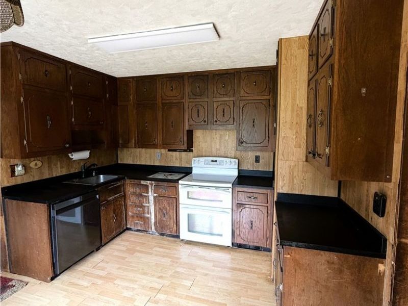 23661 Royalton Road, Columbia Station, OH 44028 Photo 4