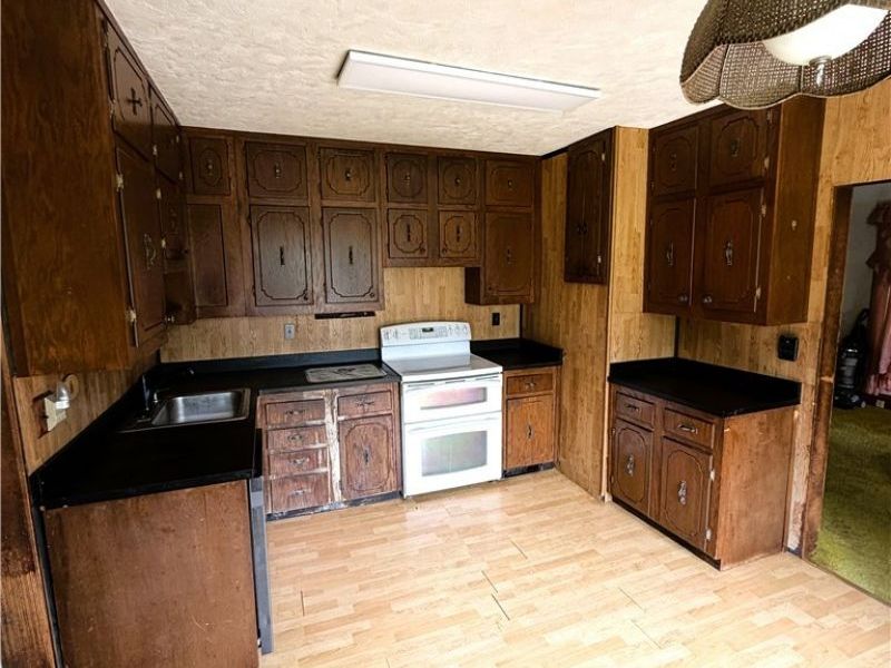 23661 Royalton Road, Columbia Station, OH 44028 Photo 5