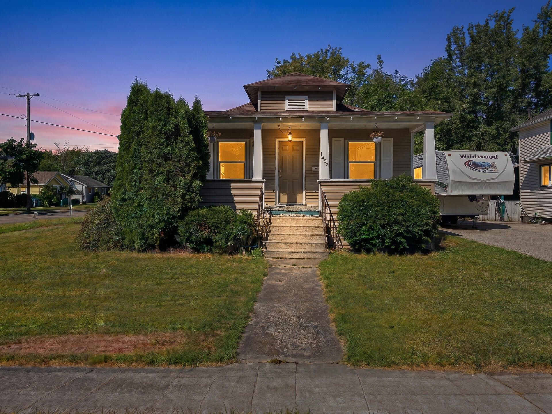 1803 N Clinton Street, Saginaw, MI 48602 Main Photo