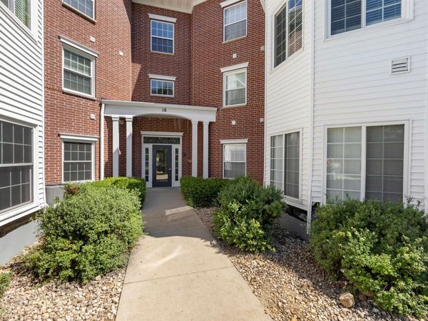 18 Kings Mill Circle, Unit 304, Madison, WI 53718
