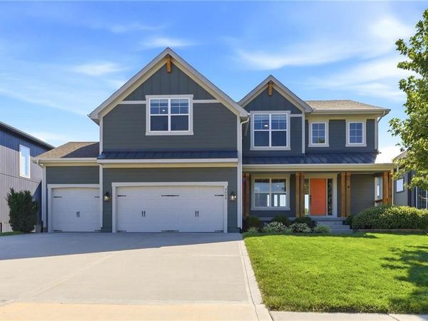 3008 SW Arboridge Drive, Lee's Summit, MO 64082