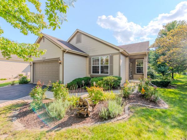 21243 Lily Lake Lane, Crest Hill, IL 60403