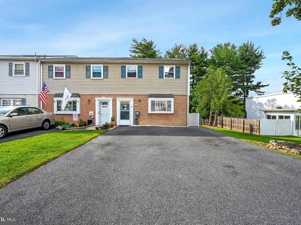 1055 DEER RUN, READING, PA 19606