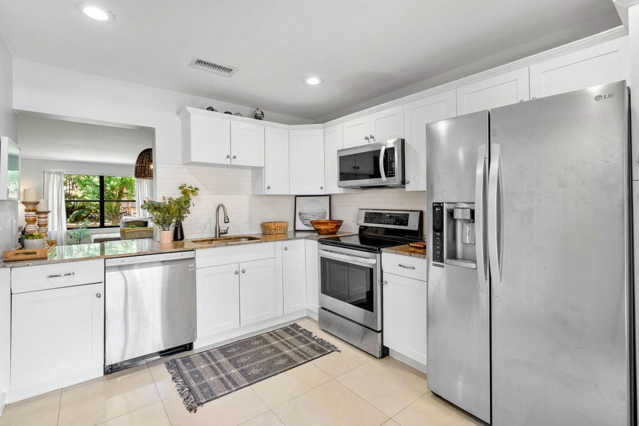 13095 Belhaven Court, Unit 6, Wellington, FL 33414 Photo