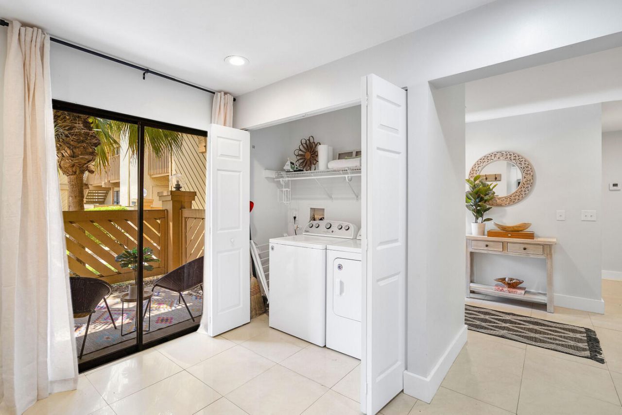 13095 Belhaven Court, Unit 6, Wellington, FL 33414 Photo