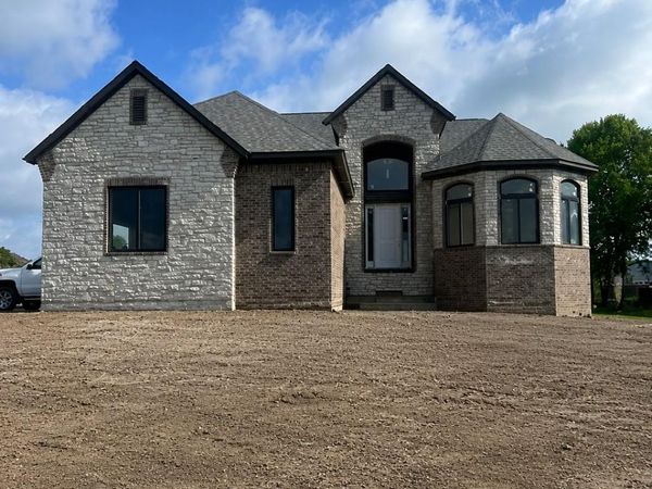 6831 John R Road , Troy, Mi 48085
