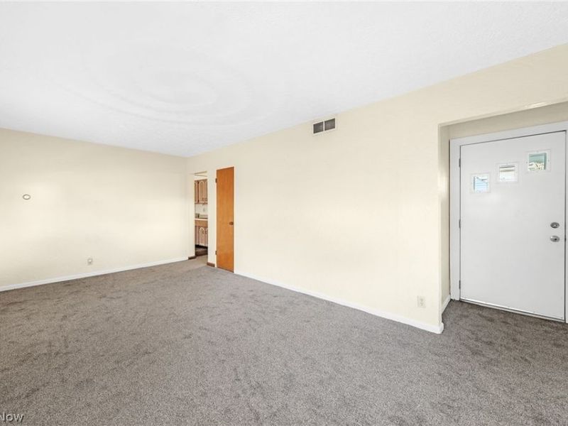 500 Carver Street NW, Massillon, OH 44647 Photo 3