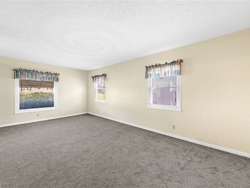 500 Carver Street NW, Massillon, OH 44647 Photo 5