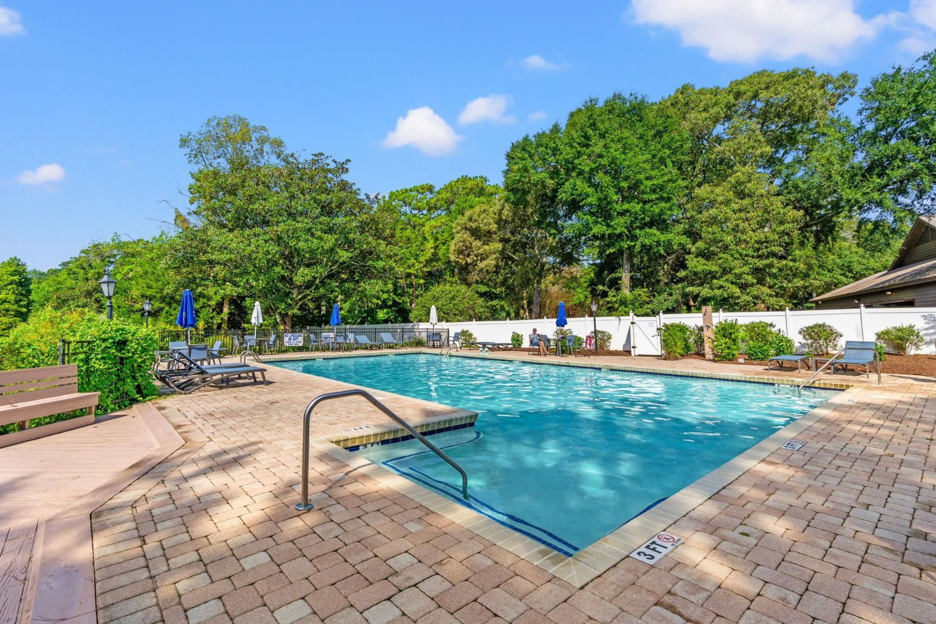 273 Golden Bear Dr. Photo 44