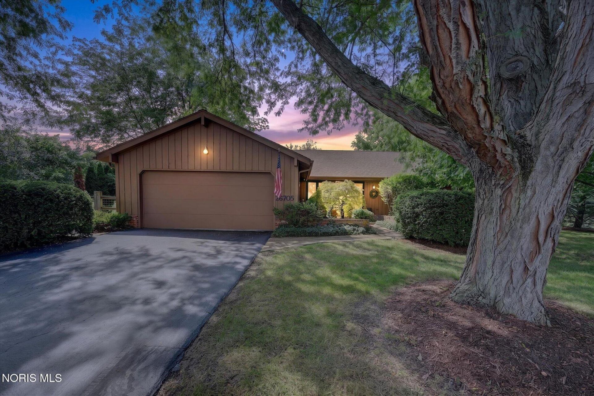 26705 Sheringham Road, Perrysburg, OH 43551 Main Photo