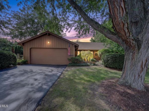26705 Sheringham Road , Perrysburg, OH 43551