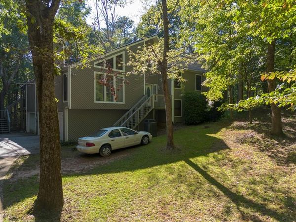 1100 Pine Grove Pointe Drive , Roswell, GA 30075