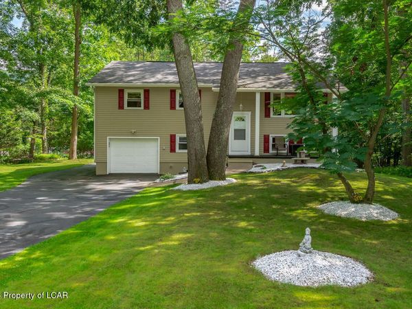 4 Mystic Drive, Mountain Top, PA 18707