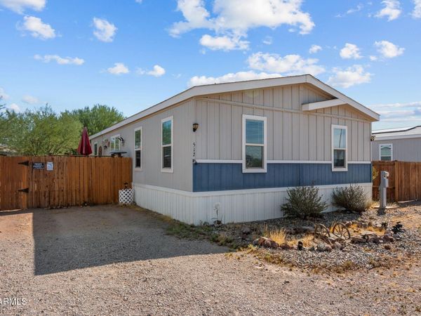 512 W Claessens Drive, Morristown, AZ 85342