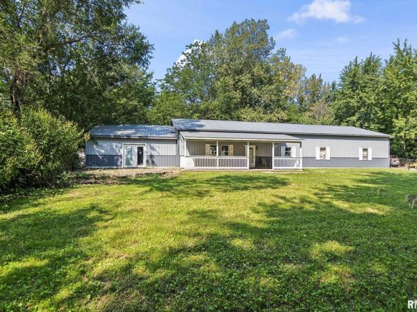 1325 Stanton Airport Road, Riverton, IL 62561