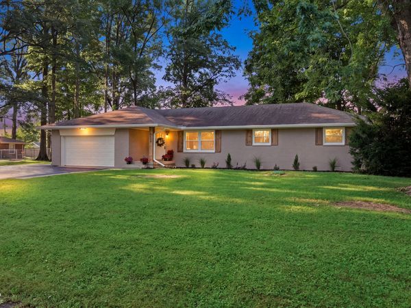 4839 W Oak Drive , New Palestine, IN 46163