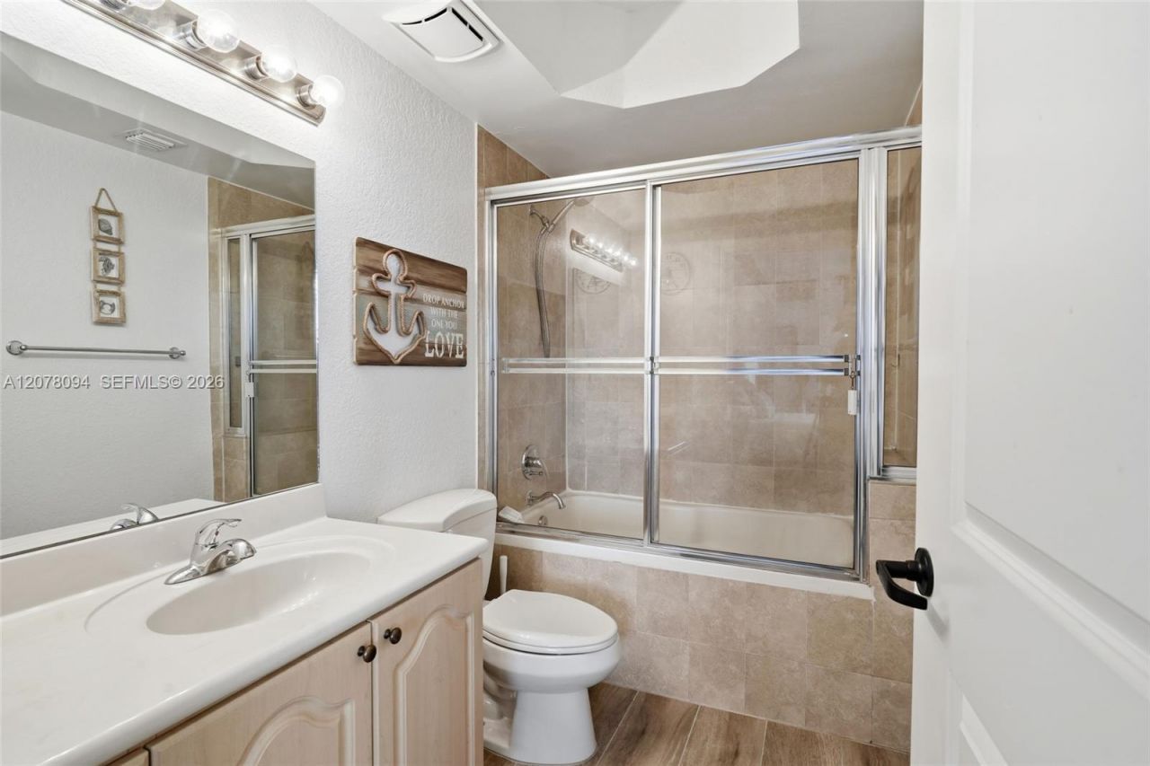 2301 SW 27th Ave , Unit 1001, Miami, FL 33145 Photo