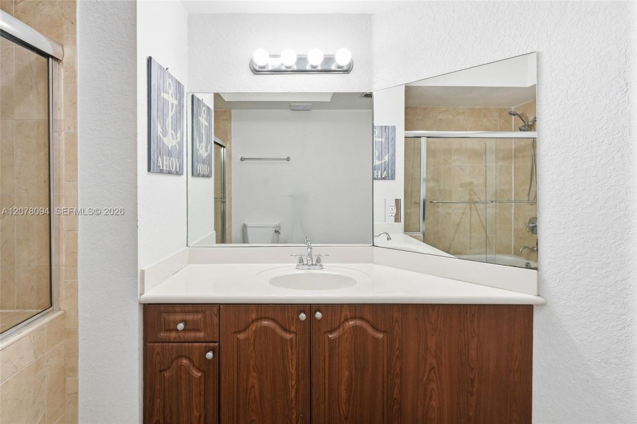 2301 SW 27th Ave , Unit 1001, Miami, FL 33145 Photo
