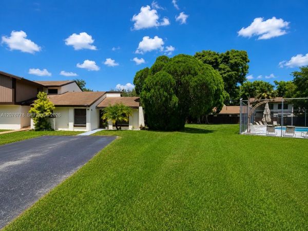 6922 SW 128th Pl , Miami, FL 33183