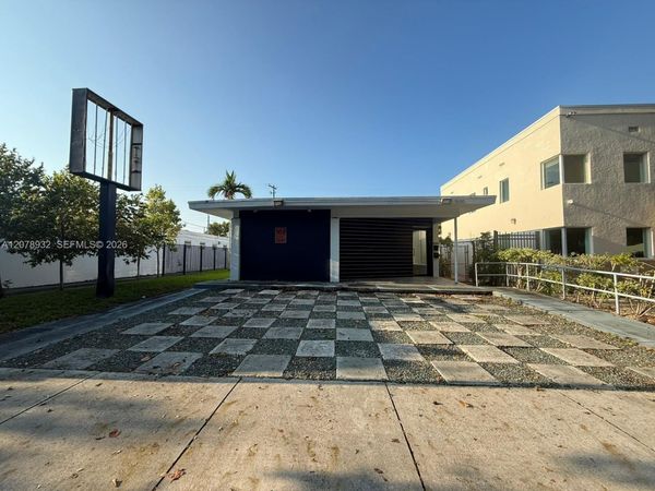 1500 SW 22nd St , Miami, FL 33145