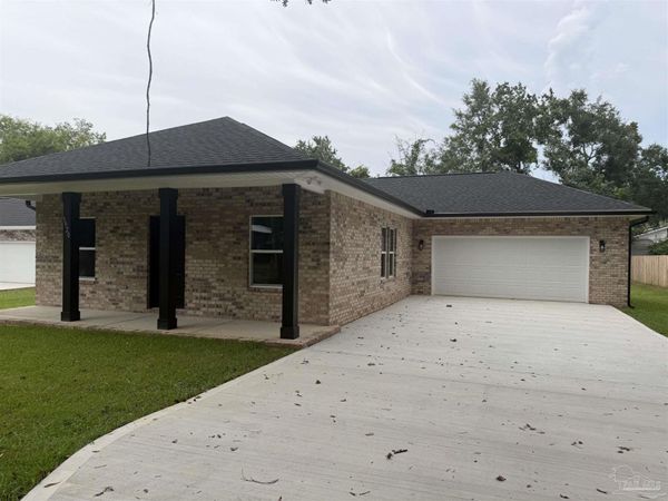 3920 Thornton St, Pace, FL 32571