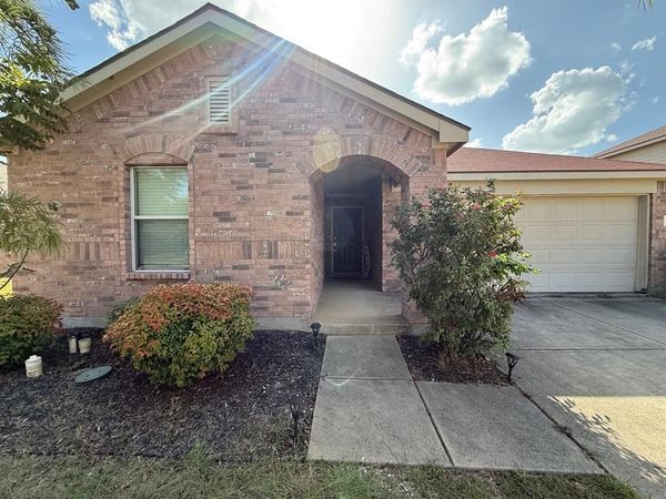 1331 Newton Drive, Cedar Hill, TX 75104