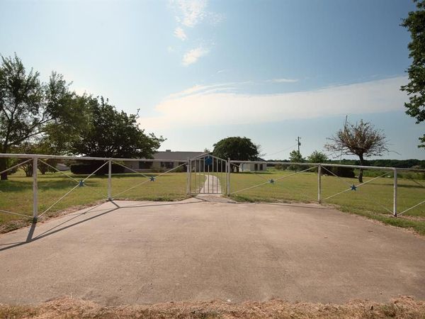 6883 County Road 4098, Kaufman, TX 75142