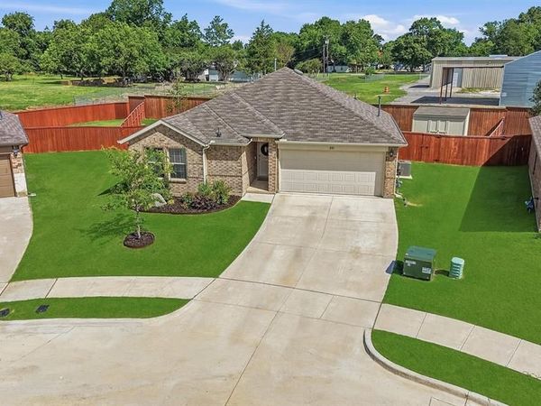 201 Volunteer Drive, Sherman, TX 75090