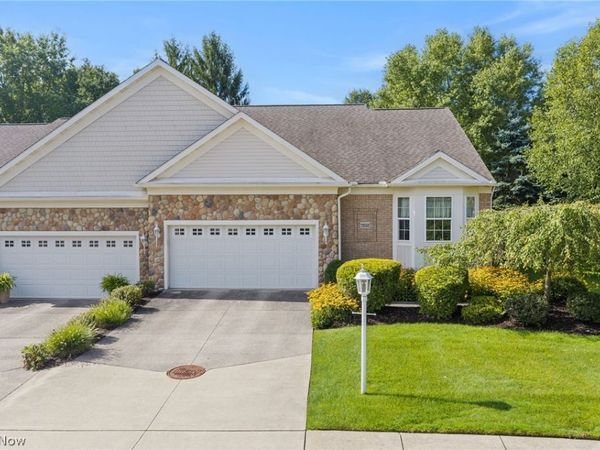 9848 Country Club Circle , Twinsburg, OH 44087