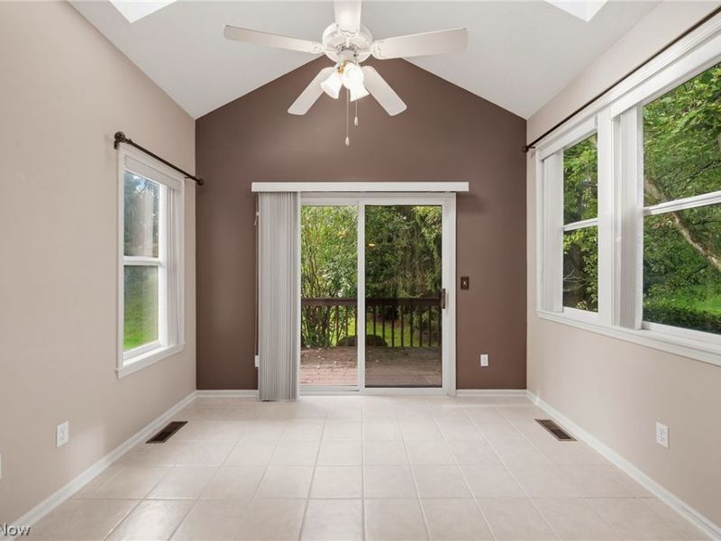 9848 Country Club Circle, Twinsburg, OH 44087 Photo 10