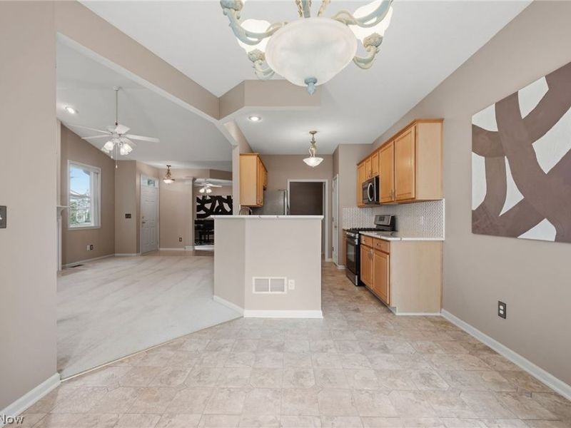 9848 Country Club Circle, Twinsburg, OH 44087 Photo 13