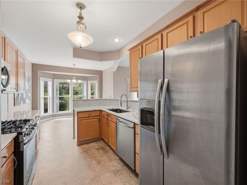 9848 Country Club Circle, Twinsburg, OH 44087 Photo 18