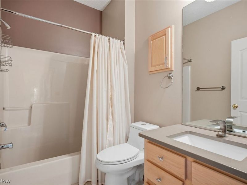 9848 Country Club Circle, Twinsburg, OH 44087 Photo 25