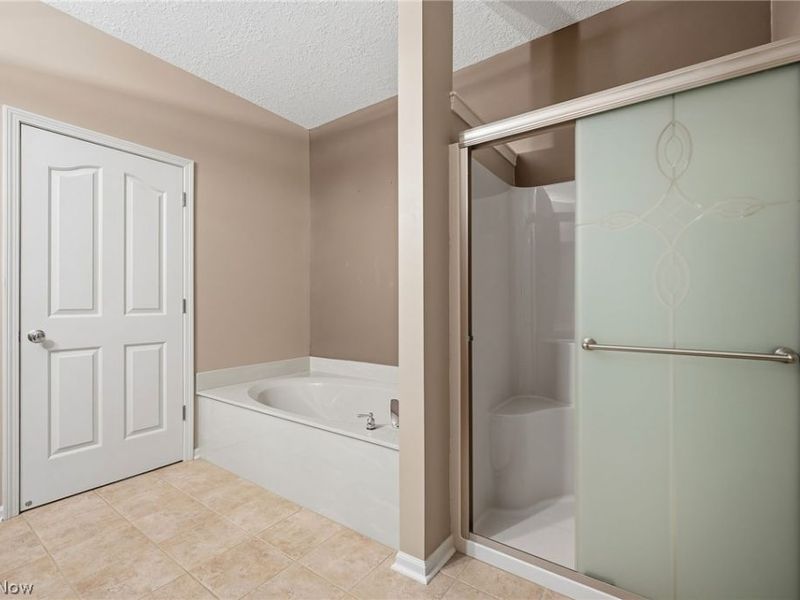 9848 Country Club Circle, Twinsburg, OH 44087 Photo 31