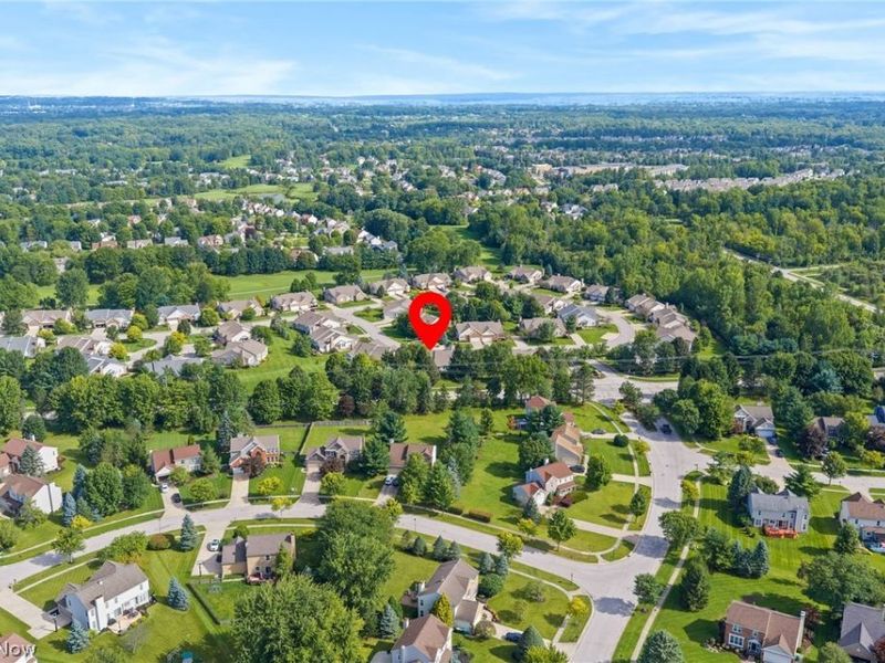 9848 Country Club Circle, Twinsburg, OH 44087 Photo 4