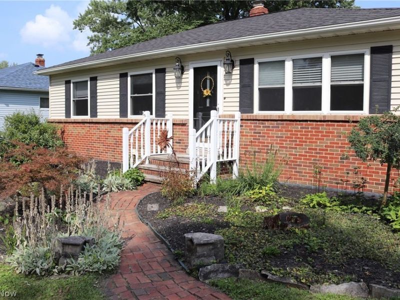 8627 Big Creek Parkway, Strongsville, OH 44149 Photo 3