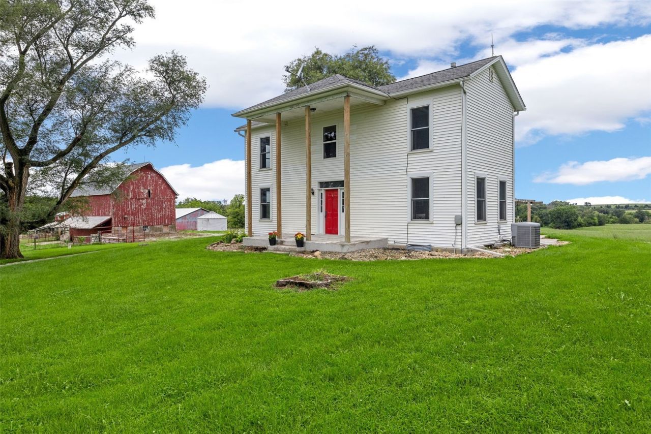 931 Dixon Avenue, Tipton, IA 52772 Main Photo