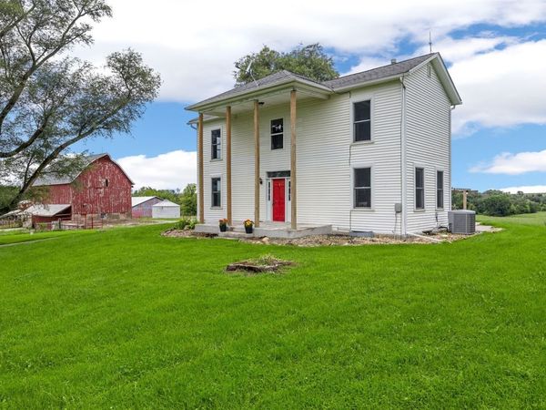 931 Dixon Avenue , Tipton, IA 52772