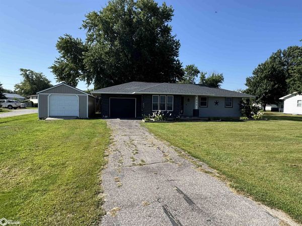 806 W North Street, Moravia, IA 52571