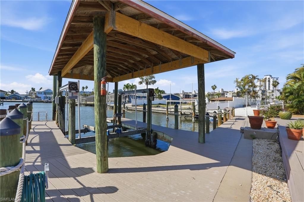 120 Albatross St , Fort Myers Beach, FL 33931 Photo