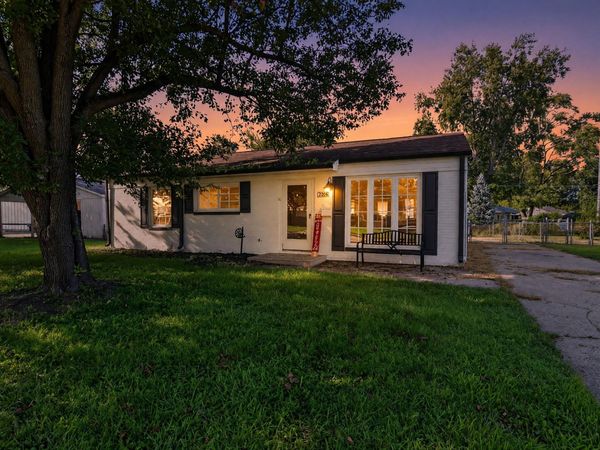 2706 Streamside Drive , Columbus, IN 47203