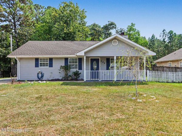 204 Old Spanish Trail, Waveland, MS 39576