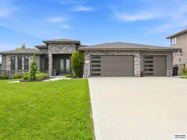 2010 S 214th Street, Omaha, NE 68022