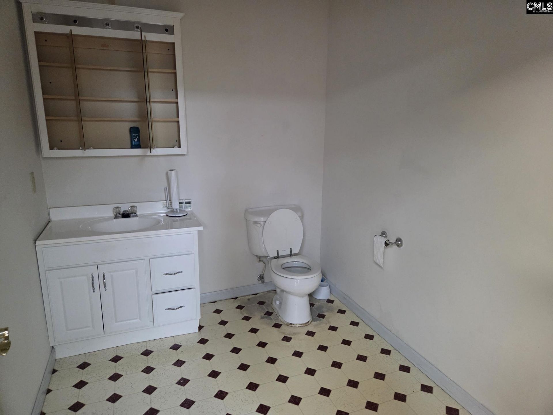 4886 Sunset Boulevard  Photo 8