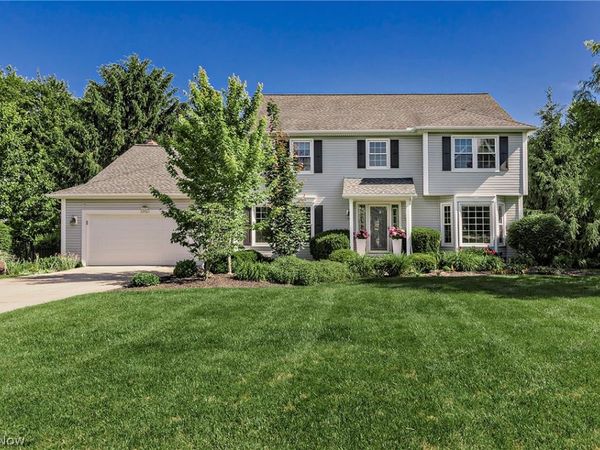32905 Seneca Drive, Solon, OH 44139
