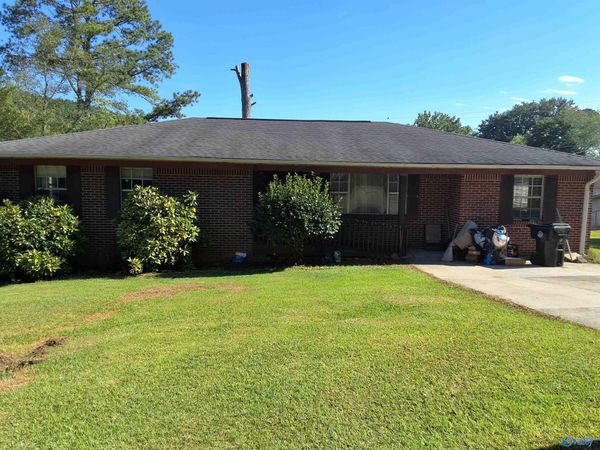 1111 Mountain Brook Drive, Gadsden, AL 35901