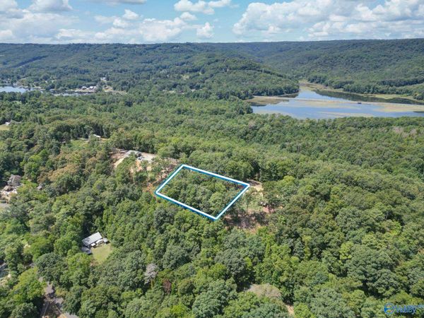 2753 Preston Island Circle, Scottsboro, AL 35769